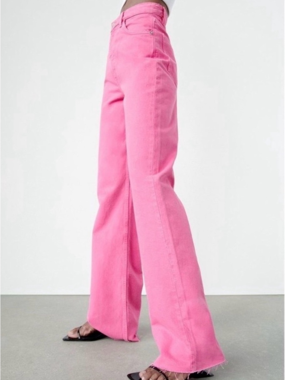 Zara Pink High Rise Wide Leg Jeans Size 8 Raw Hem